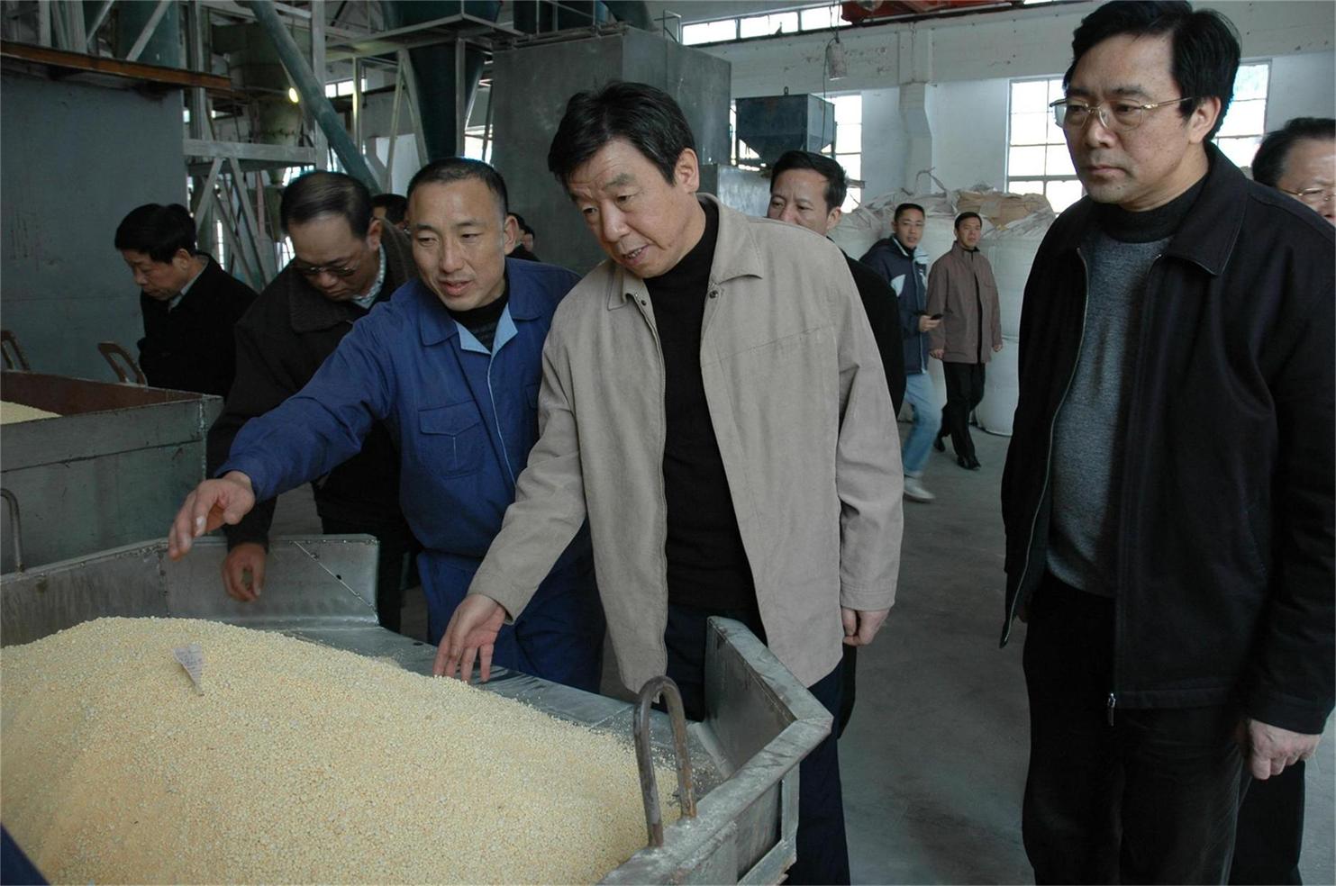 全國政協副主席盧展工（時任福建省省委書記）蒞臨三祥調研指導-cbfd4de8-87b4-49a3-9762-0bf0a2bbe756.jpg